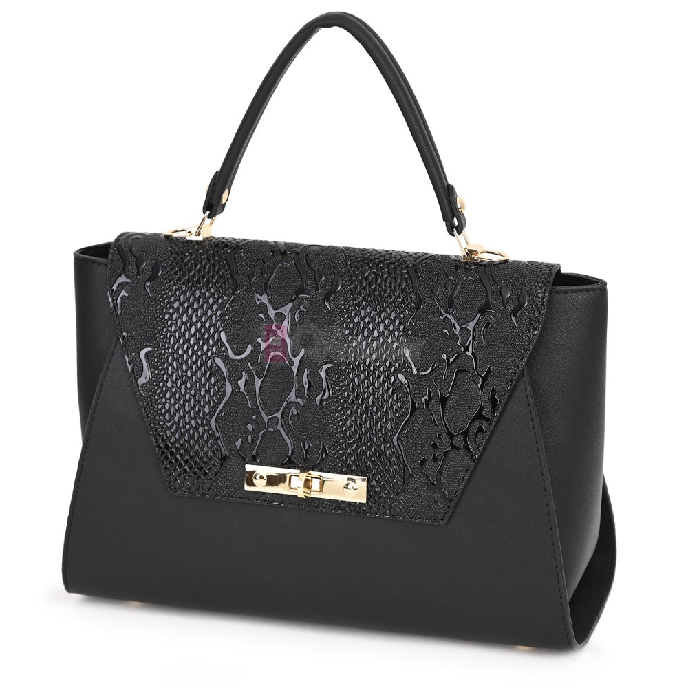  Дамска чанта от висококачествена еко кожа в черен цвят. Код: TOKIG-1